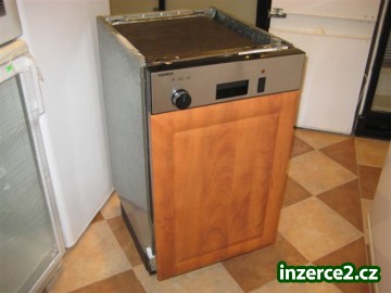 Myčka nádobí vestavná nerezová SIEMENS_1 257608_1.jpg