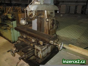 Frézka univerzální konzolová F 1-250._2 261132_2.jpg