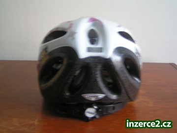 Růžovo - šedá helma na kolo či brusle Uvex_2 261696_2.jpg