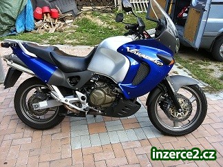 Honda Varadero 1000 farba Silver a modri. Rok 2001 KM_1 262677_1.jpg