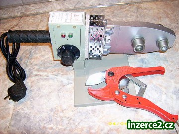 Svářečka plastových trubek 1100W + nůžky na trubky v kufru_1 26313_1.jpg
