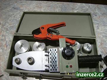 Svářečka plastových trubek 1100W + nůžky na trubky v kufru_2 26313_2.jpg