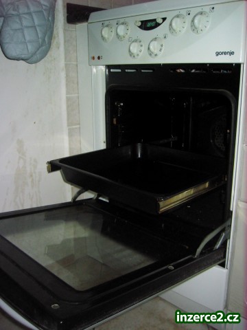 prodám výbornou kombinovanou horkovzdušnou troubu_2 26420_2.jpg