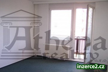 Zrekonstruovaný byt 3+1 s balkonem a lodžiemi_2 270086_2.jpg