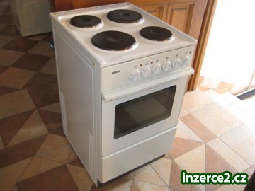 Sporák elektrický BOSCH s horkovzduchem - šíře 50 cm_1 271127_1.jpg