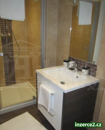Moderní, citlivě zrekonstruovaný byt 2+kk v centru_2 272310_2.jpg