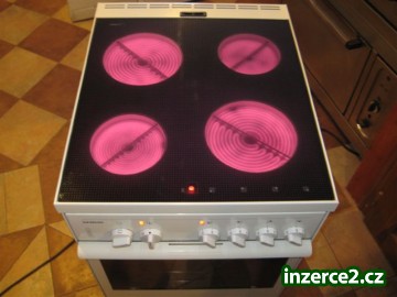 Sporák se sklokeramickou deskou SIEMENS - šíře 50 cm_2 273184_2.jpg