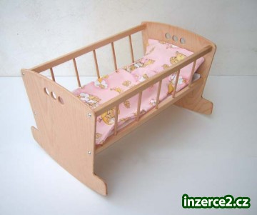 Kolébka pro panenky s peřinkami_2 275032_2.jpg
