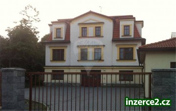Nabízíme Luxusní vilu pro bydlení či podnikání ve Val. Meziříčí_1 275108_1.jpg