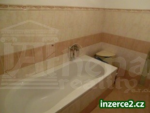 Zrekonstruovaný, zděný byt 3+1 s balkonem a garáží_1 276321_1.jpg