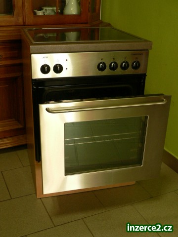 Set AEG nerez s vyjížděcími dveřmi_1 278534_1.jpg