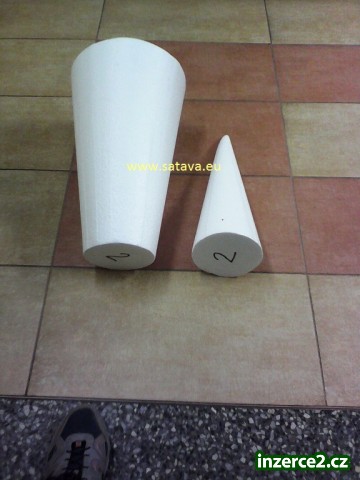 Kužel výška cca 100/20 cm z polystyrenu_2 279354_2.jpg