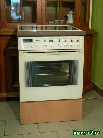 BOSCH vyjížděcí dveře, bílý_2 286151_2.jpg