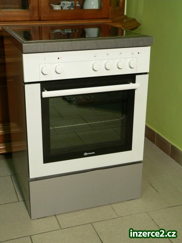 Set Bauknecht FSSM6 bílý_2 286190_2.jpg