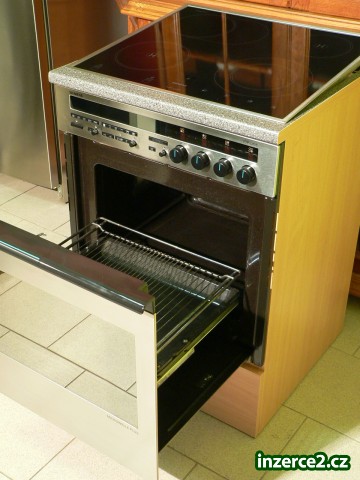 Siemens nerez - vyjížděcí dveře - HET 890 - Top-Line_1 286197_1.jpg