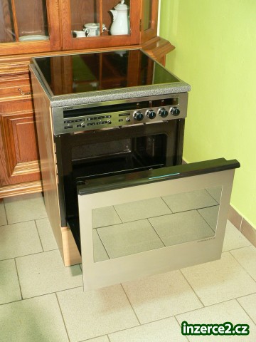 Siemens nerez - vyjížděcí dveře - HET 890 - Top-Line_2 286197_2.jpg