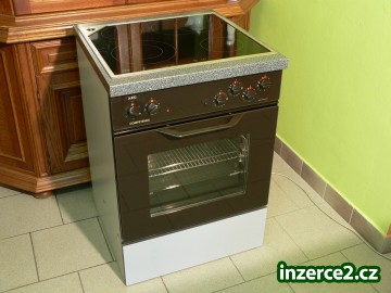 AEG HNĚDÝ vyjížděcí dveře_2 286199_2.jpg