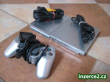 SONY Playstation 2 slim stříbrný_2 288458_2.jpg