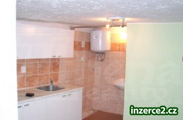 Hezký RD 2x 1+1 se zahrádkou v pěkné lokalitě_2 293080_2.jpg