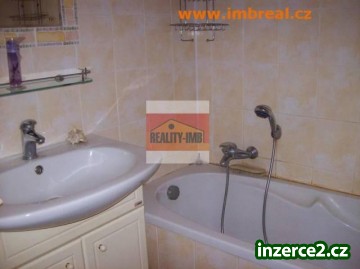 Prodej bytu 3+1 s lodžií, Nová Role, ul. Pod Nádražím_2 295349_2.jpg