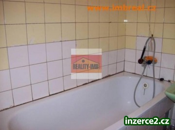 Prodej bytu 2+1 s balkonem, Ostrov, ul. Jungmannova_2 296294_2.jpg