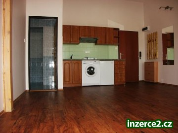 Garsonka 25m2, cihla, podkroví, ul. Tůmova, Praha 5 – Košíře_1 300098_1.jpg