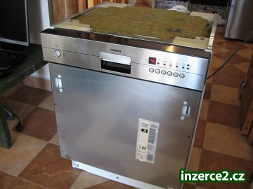 Myčka nádobí vestavná SIEMENS nerez (široká)_1 301496_1.jpg