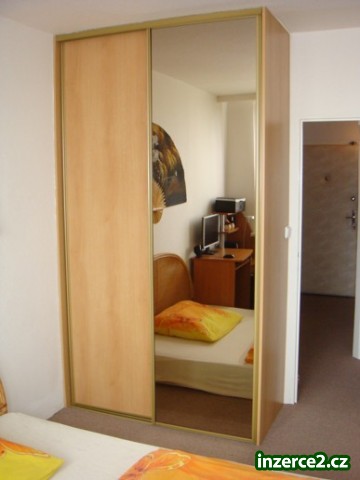 Pronajmu kompletně zařízený 2+kk 43m2 Ohradní 1337/9, Praha 4 – Michle_2 307188_2.jpg