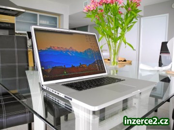 Apple MacBook Pro 17 311549_1.jpg