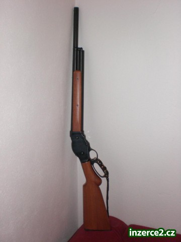 dvě zbraně_2 31280_2.jpg