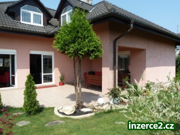 Prodám luxusní rodinný dům 6+1 v Dolanech_1 315095_1.jpg