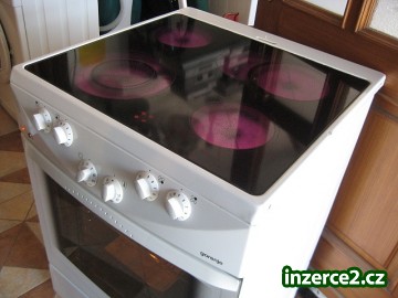 Sporák sklokeramický GORENJE- šíře 60 cm, horkovzduch_2 320195_2.jpg