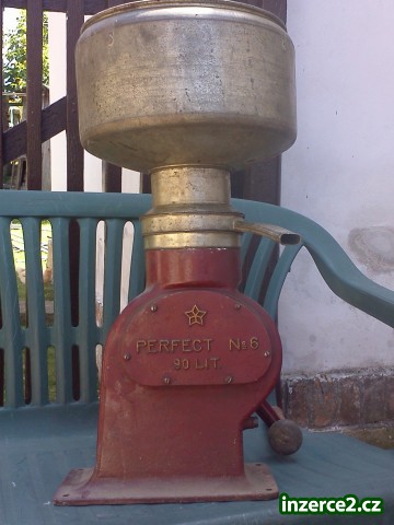Odstřeďovač na mléko_1 320342_1.jpg