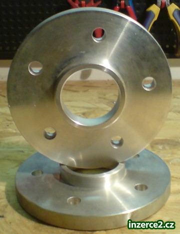 Rozšířovací podložky pod kola_1 322750_1.jpg