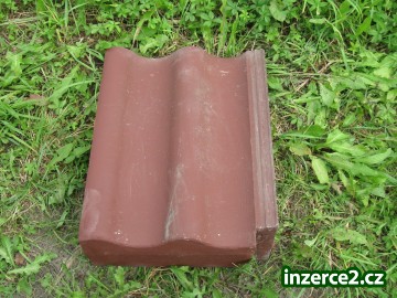 Prodám střešní betonové tašky BRAMA MAX 7° červenohnědé_2 323219_2.jpg