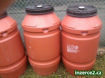 Plastová zahradní nádrž barel na vodu ibc kontejner 1000l s dovozem od potravin_2 323804_2.jpg