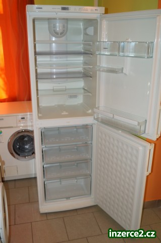 Lednice kombinovaná Siemens , 4 šuplíkový mrazák - no frost_1 323997_1.jpg