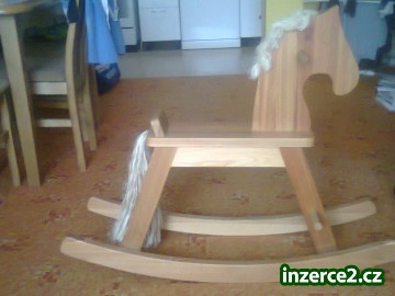 Dřevěný houpací kůň_1 325147_1.jpg