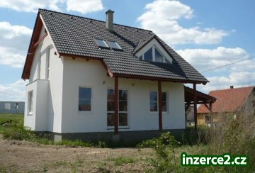 RD před dokončením v obci Tlustovousy - Praha-východ_1 325269_1.jpg