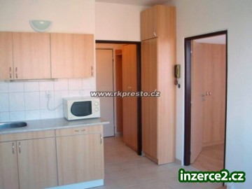 Pronájem bytu 1+1 s balkónem, nedaleko IGY._1 325457_1.jpg