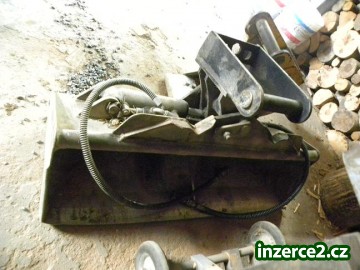 Minibagr CAT 302.5_2 325878_2.jpg