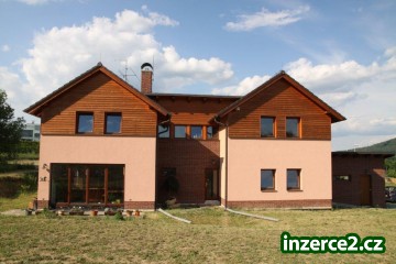 Luxusní nízkoenergetický rodinný dům 6+1 s velkým pozemkem_1 329543_1.jpg