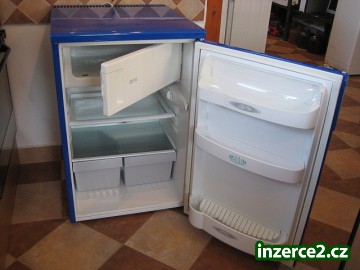 Lednice s mrazáčkem PRIVILEG modrá_2 329681_2.jpg