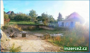 Prodej zasíťovaného stavebního pozemku s projektem na RD, Hořovice_1 331212_1.jpg