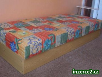 Nabízím pevnou válendu s úložným prostorem._1 33241_1.jpg