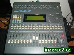 Prodám MIX (mixážní pult) pro kapelu YAMAHA PROMIX 01_1 332849_1.jpg
