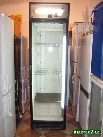 Prosklená lednice chladnice HELKAMA C5G_1 332969_1.jpg