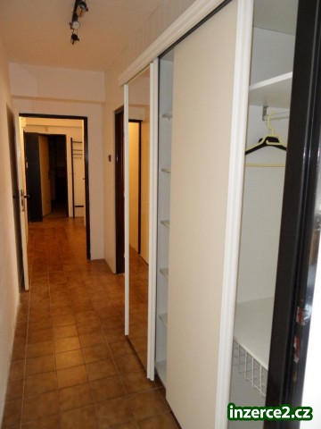 Pronájem bytu 3+kk s balkonem, Petrohradská, Kladno_2 334759_2.jpg