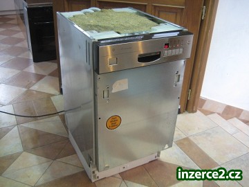 Myčka nádobí BOSCH (úzká)_1 336749_1.jpg