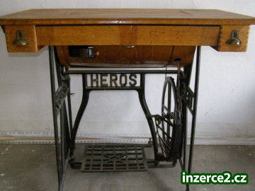 starý šicí stroj_2 336974_2.jpg